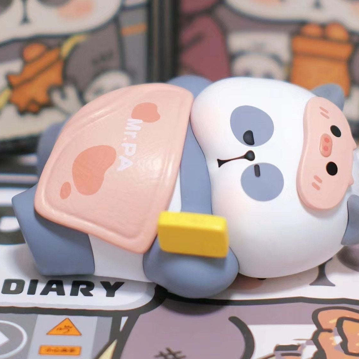 MR PA'S Working Diary Series Blind Box - Panda complete reclining figure example; random design not guaranteed