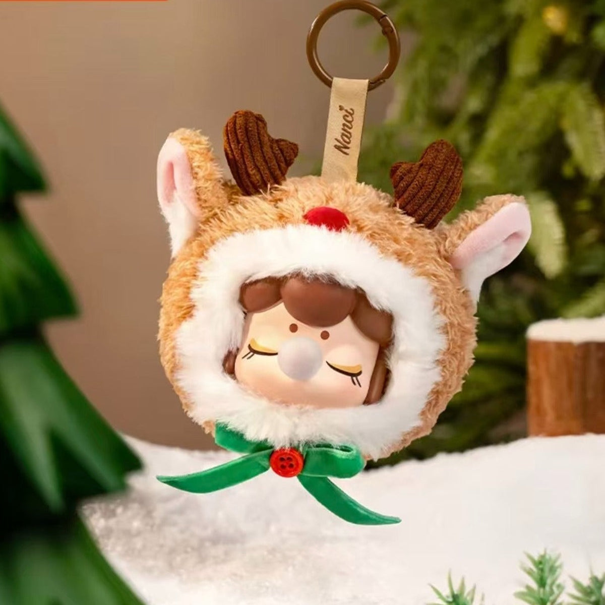 Nanci Christmas Gift: Christmas Gift reindeer pendant in a snow-themed scene