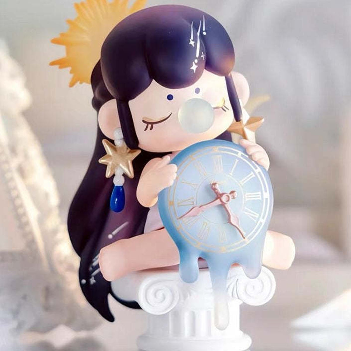 Nanci Museum of Fantasy: Dark-haired Museum of Fantasy figure with a clock motif
