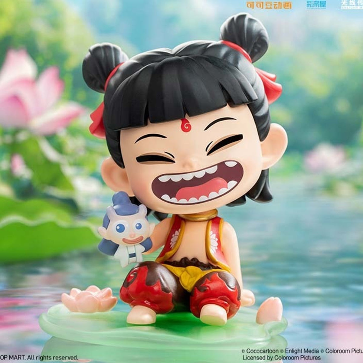 Ne Zha 2 Tianshengjiban figure blind-box series: Cuddly Nezha figure holding an Ao Bing doll; possible random design