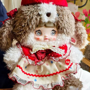 Nommi 400% Have a Bite of the Apple Series Plush, Exclusive Version - Apple outfit plush detail with upper hat cropped; packaging is defined by selected option