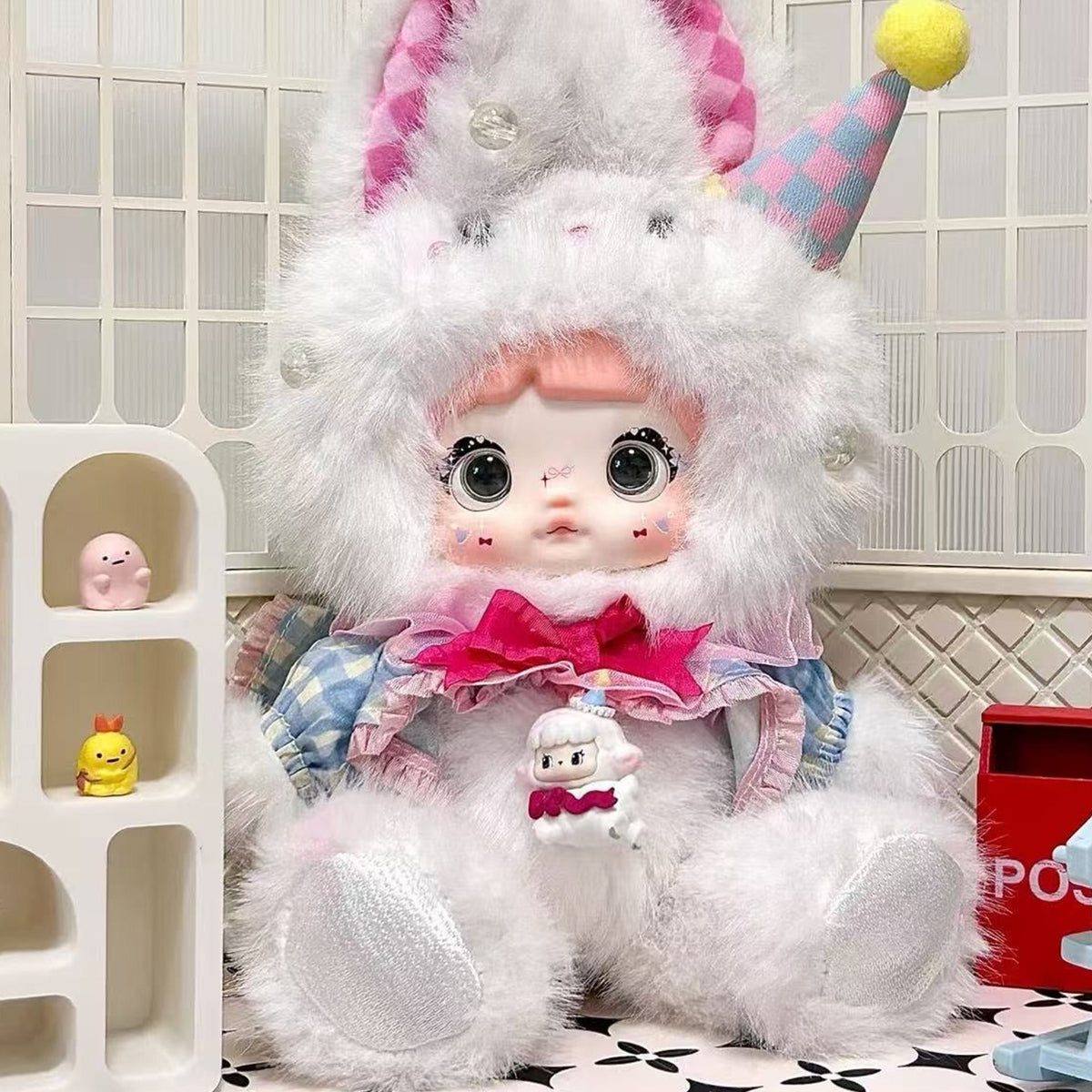 NOMMI About the Childhood — Carousel confirmed design with bonnet and party hat