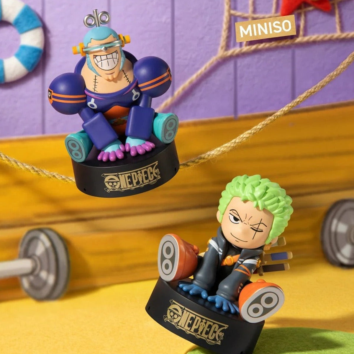 One Piece Series Aromatherapy Figure Blind Box - Two complete seated aromatherapy figure examples with bases; display props not included; random design not guaranteed