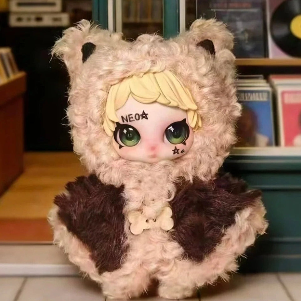 Owen Street Youngster Rock Star Series Plush Blind Box - Tan and brown plush design detail; lower feet cropped; random design not guaranteed; display props not included