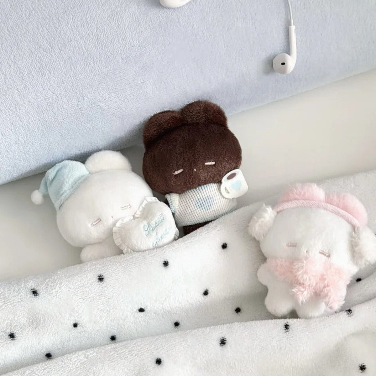 REMME Sweet Dream Series Plush Blind Box - Sleep-themed plush doll group with some lower bodies under blanket; random design not guaranteed