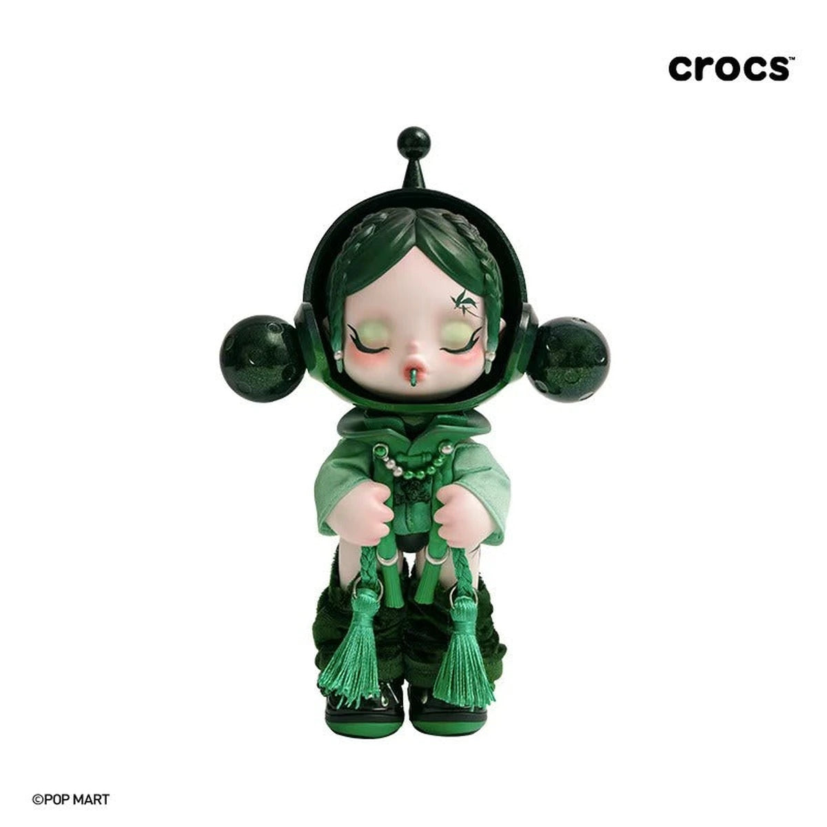 SKULLPANDA × CROCS OOTD Figure — front
