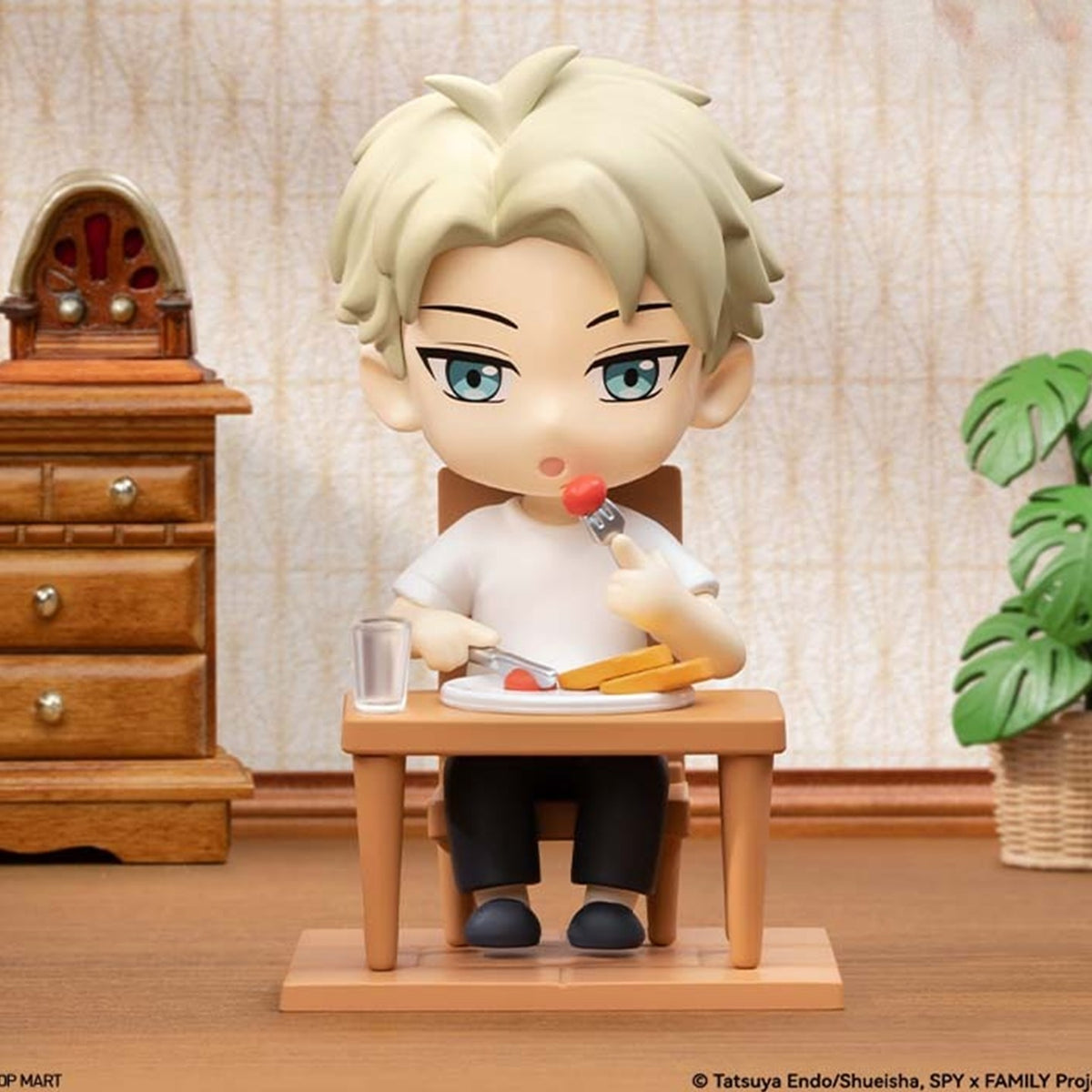 SPY x FAMILY Daily figure blind-box series: Loid Forger Leisure Dining figure scene; possible random design