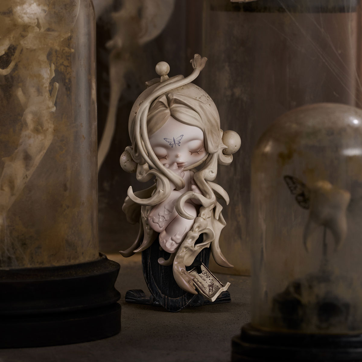 The Attic of Oddities Buried in Dust confirmed single figure; secret design selected by name; scene props are not included