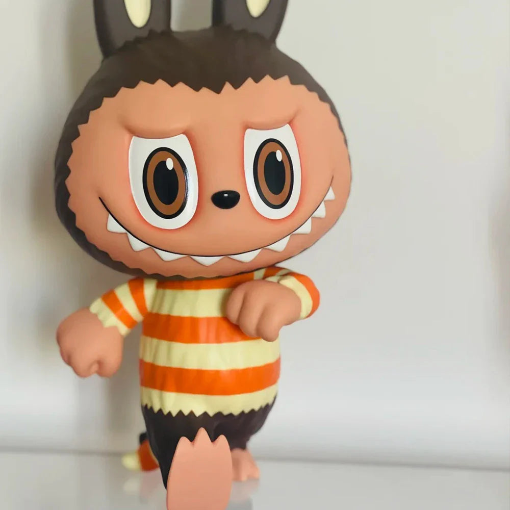 THE MONSTERS Labubu ST Streep - detail view | KikiBuddies