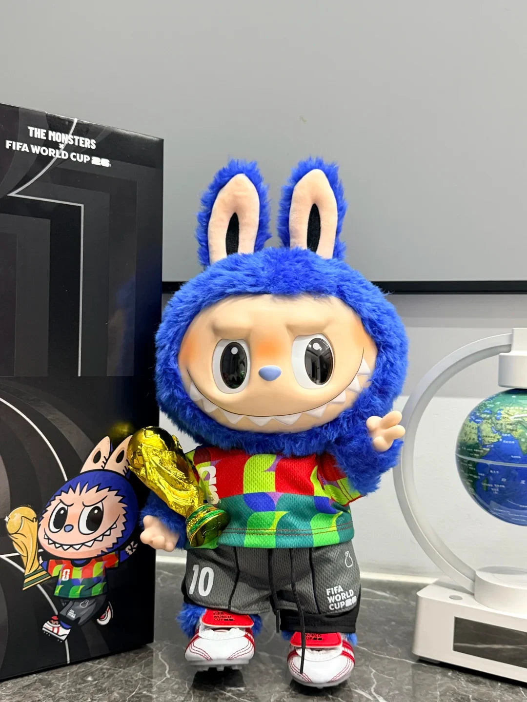 THE MONSTERS × FIFA SERIES-Catch the Win Vinyl Plush Doll 38cm - material detail | KikiBuddies