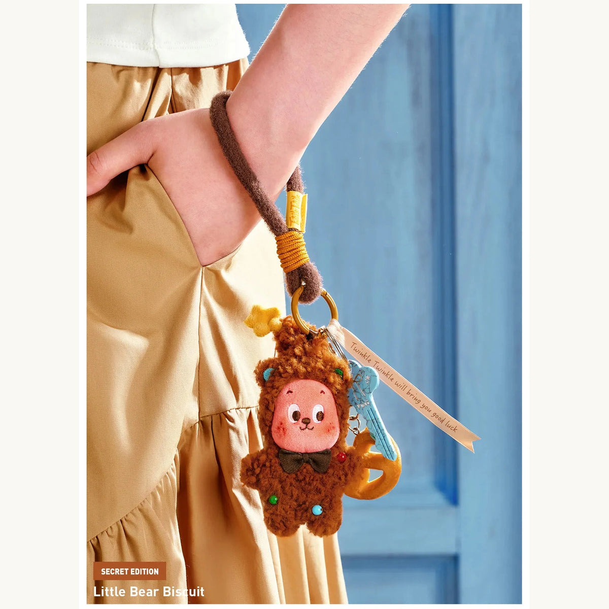 TWINKLE TWINKLE Little Bear Biscuit(Secret) confirmed single plush pendant in its original display scene