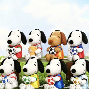 VIPO × PEANUTS Snoopy Football Series Plush Pendant Blind Box - Series overview with complete central Snoopy plush pendant examples; random design not guaranteed