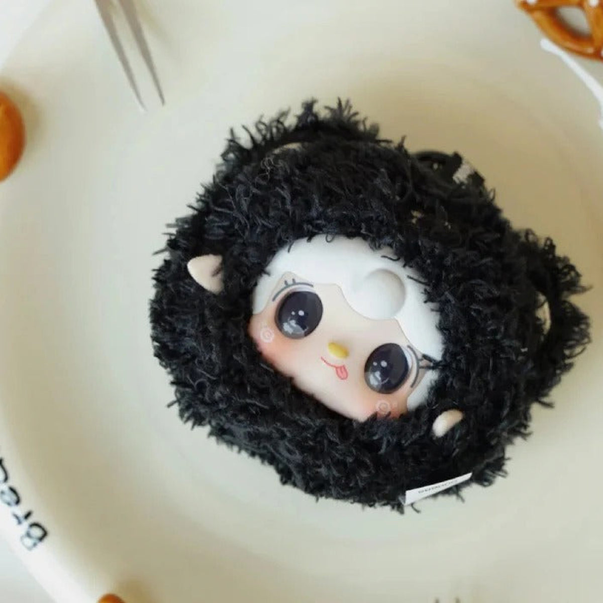 Yooki-V9 Generation Plush Blind Box-Pinch Little Bear - Complete dark bear-themed plush pendant body example; random design not guaranteed